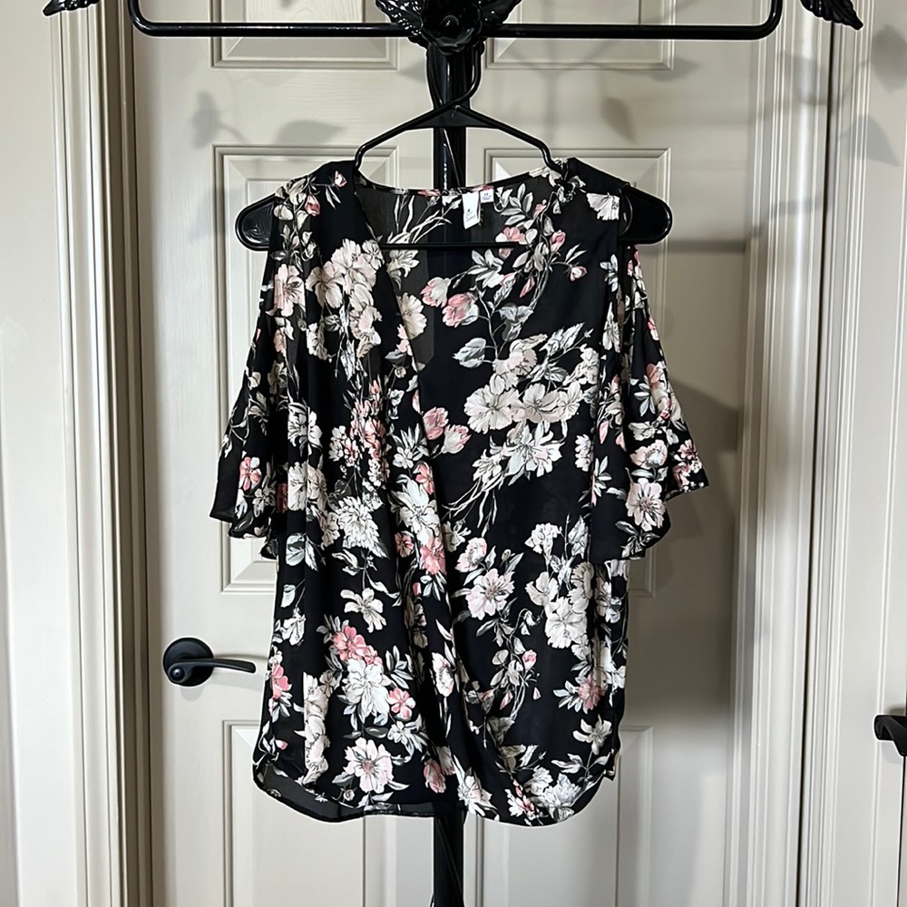 Floral cold shoulder top